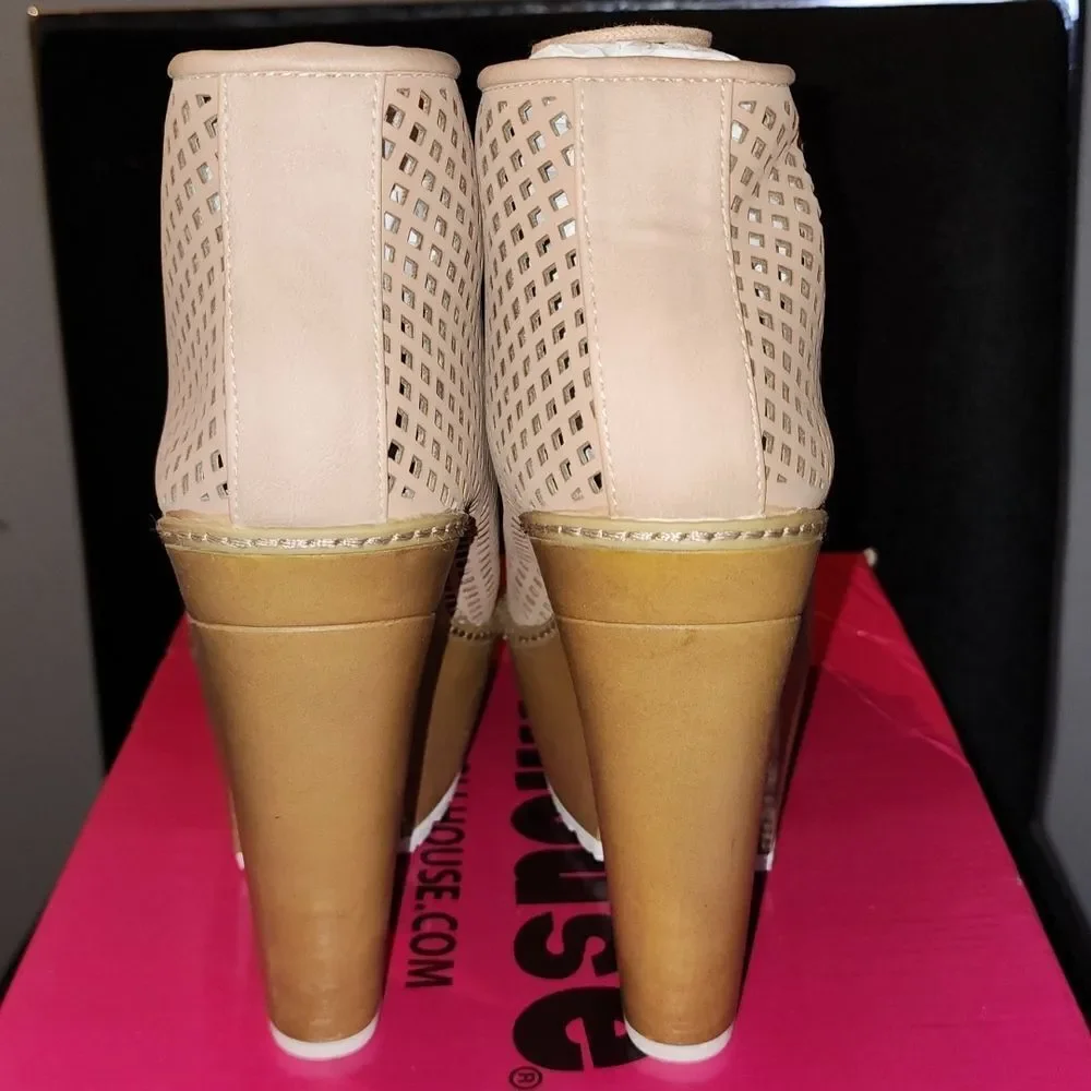 Dollhouse Component PeepToe  Bootie NWT